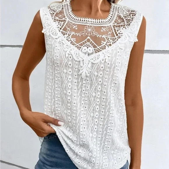 New white lace short sleeve top - Picture 2 of 7
